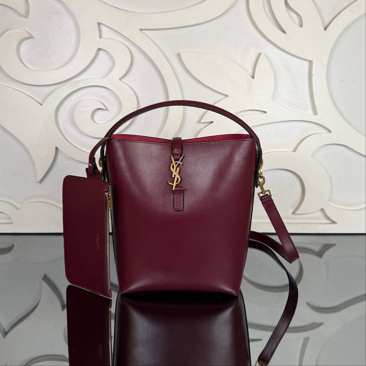 Small Hobo Bag in Smooth Leather - Зображення 9